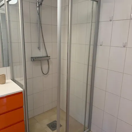 10 Min By Walk Apartman *